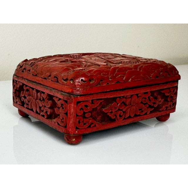19th Century Chinese Qing 19th Century Cinnabar Red Lacquered Turquoise Enamel Trinket Box For Sale - Image 5 of 10