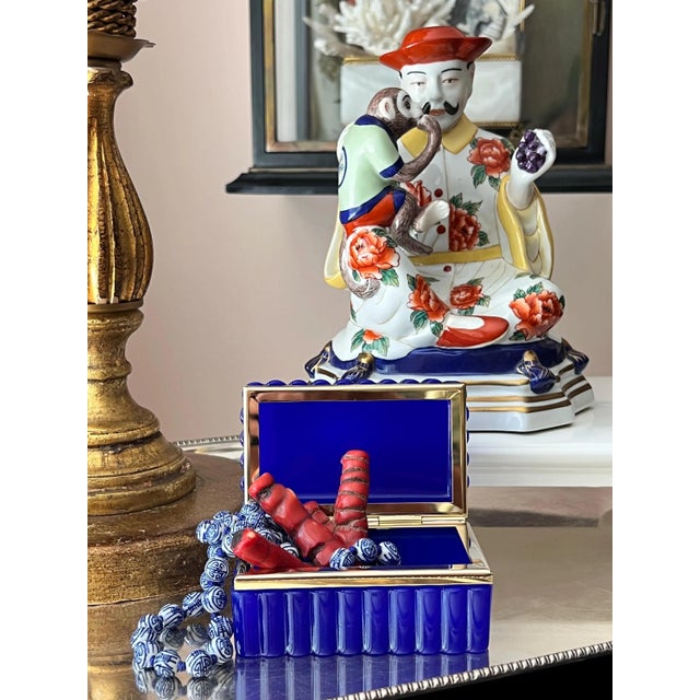 1960s Cobalt Italian Opaline glass casket with gold mounts and scalloped sides For Sale In Kansas City - Image 6 of 16