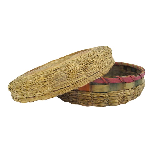 Iroquois Native Sweetgrass & Ash Splint Checkered Rim Round Basket With Lid For Sale