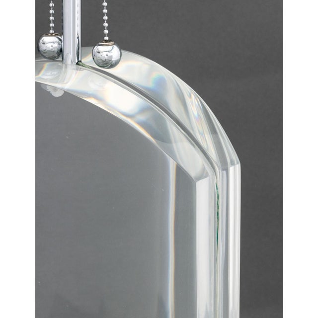 Modern Clear Acrylic and Chrome Table Lamps, Pair For Sale In New York - Image 6 of 8