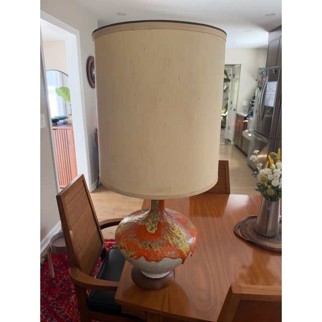 1960s Mid-Century Modern Lava Drip Glaze Ceramic Table Lamp on Walnut Base For Sale - Image 4 of 8