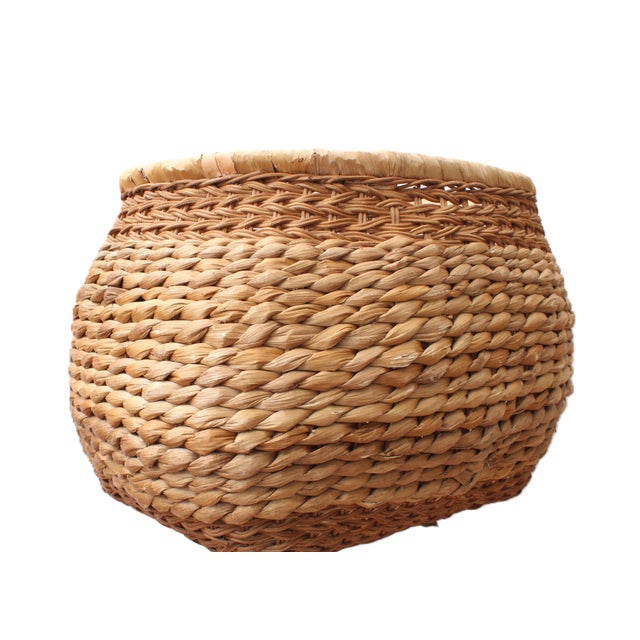 Farmhouse Large Handwoven Sea Grass/Rattan Basket For Sale - Image 3 of 4