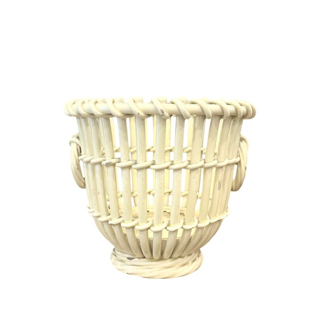 Early 20th Century Vintage English Creamware Ivory Woven / Open Weave Reticulated Basket / Basketweave Ring Handled Jardiniere / Cache Pot / Cachepot / Planter For Sale - Image 5 of 11