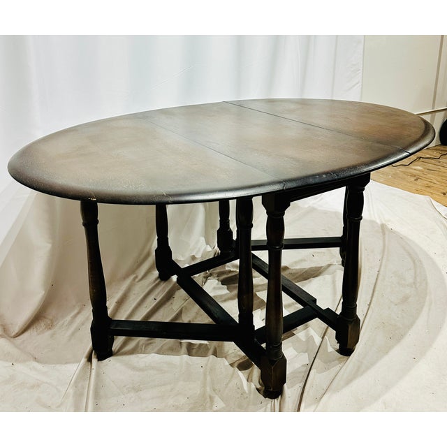 Antique English Oak Gateleg Drop-Leaf Table For Sale In Raleigh - Image 6 of 9