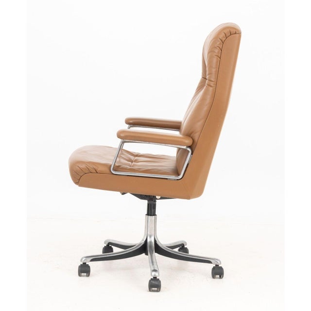 Osvaldo Borsani Swivel Office Highback Chair P125 For Sale In New York - Image 6 of 7