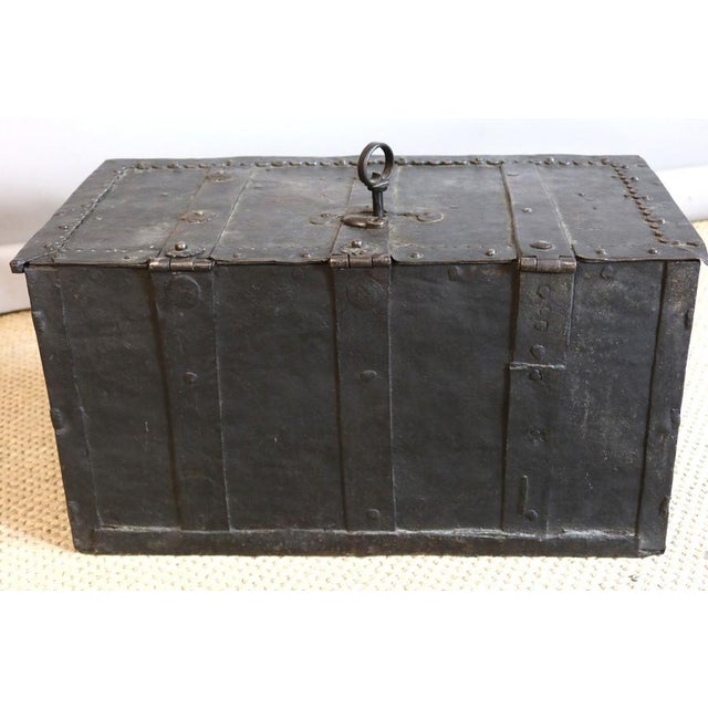 17th Century Nuremberg Chest For Sale - Image 4 of 16