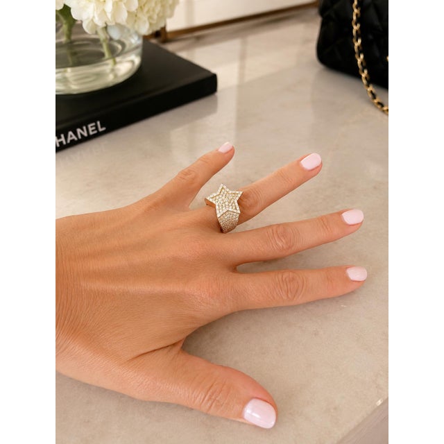 1990s Italian Diamond Star Cocktail Ring in 18k Yellow Gold, Size 7 For Sale - Image 17 of 17