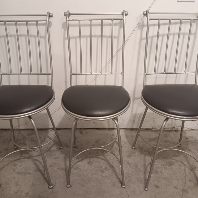 Mid 20th Century Vintage Charleston Forge Swivel Barstool With Black Upholstered 3 Pc Set. For Sale - Image 5 of 18