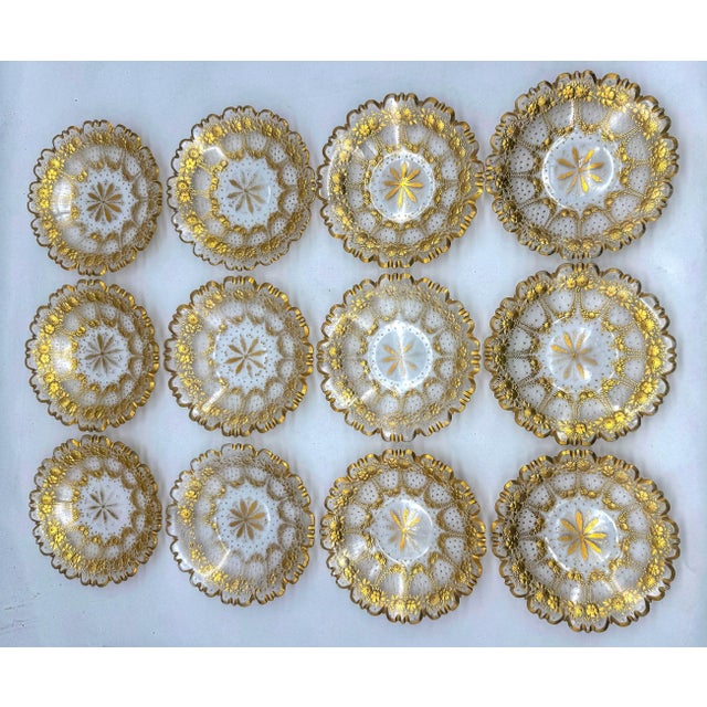 Gold Set of 12 Belle Époque Cut Glass and Gilt Dessert Plates, circa 1890–1910 For Sale - Image 8 of 18
