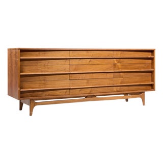 Young Manufacturing Mid Century Lowboy Dresser For Sale