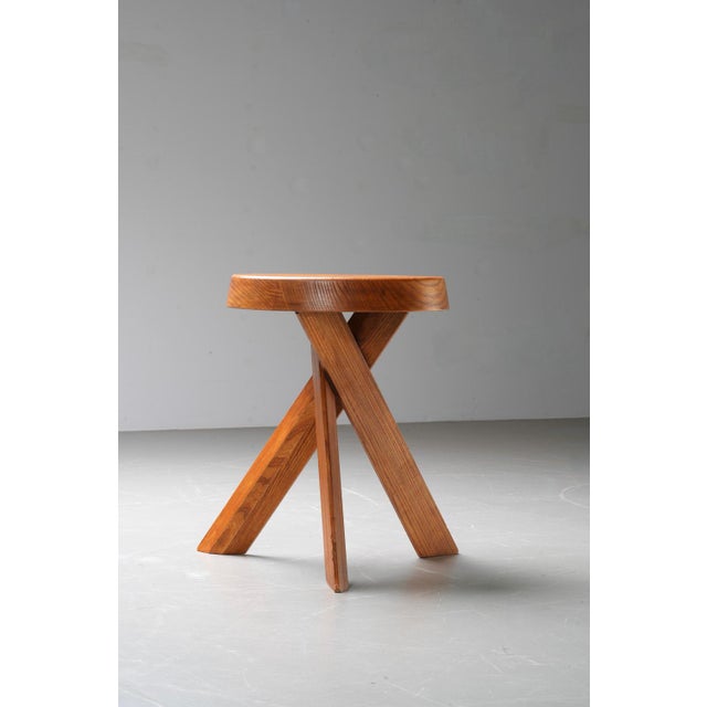Le Corbusier S13A Stool in Elm attributed to Pierre Chapo, France, 1970s For Sale - Image 4 of 9