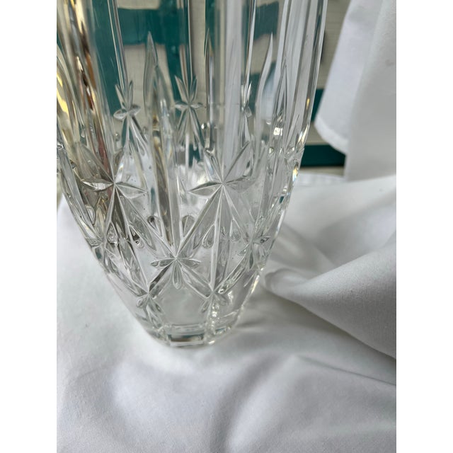 Hollywood Regency 1970s Crystal Floral Centerpiece Vase For Sale - Image 3 of 5