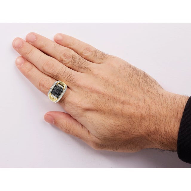 Early 21st Century Men's 14K Yellow Gold Plated .925 Sterling Silver 1 1/2 Cttw White and Black Treated Diamond Cluster Ring (Black / I-J Color, I2-I3 Clarity) - Size 12 For Sale - Image 5 of 6