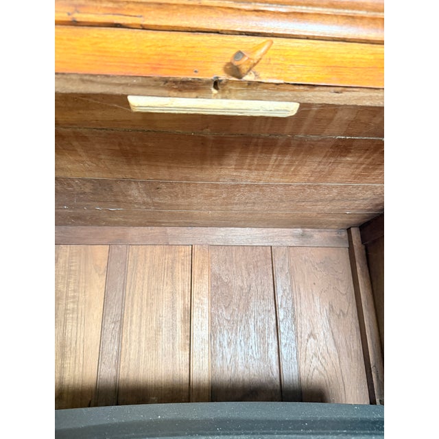 Early American Oak Cabinet Armoire c.1850–1880 Primitive Cupboard For Sale In Los Angeles - Image 6 of 8