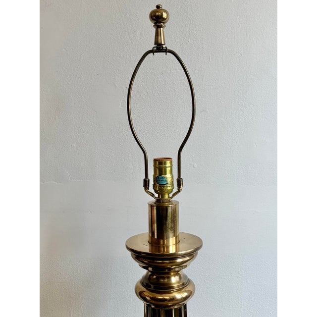 Stiffel 1970's Stiffel Brass Fluted Column Table Lamp For Sale - Image 4 of 11