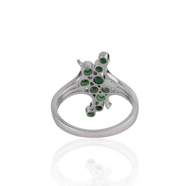 Art Deco Artistic Abstract Vibrant Emerald Bubble Ring in 925 Sterling Silver, Size 8 For Sale - Image 3 of 12