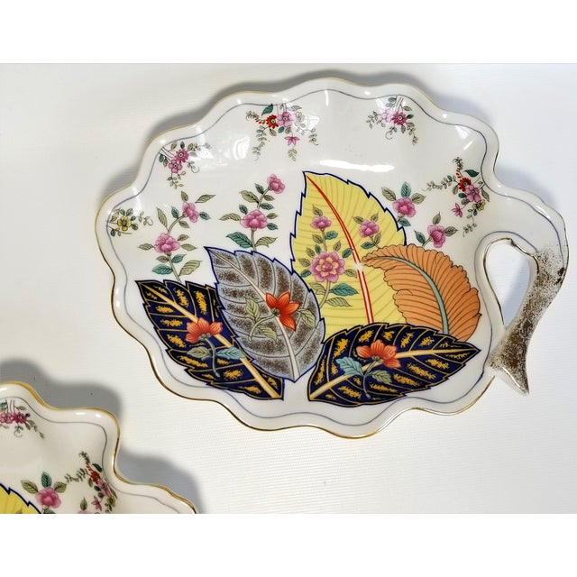 Blue Trays Chinese Tobacco Leaf Porcelain Pair For Sale - Image 8 of 12
