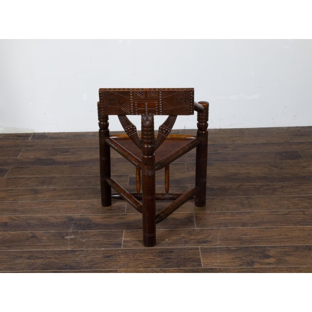 Brown Early 20th Century English Turn of the Century Oak Corner Chair with Carved Geometric Back Splat For Sale - Image 8 of 12