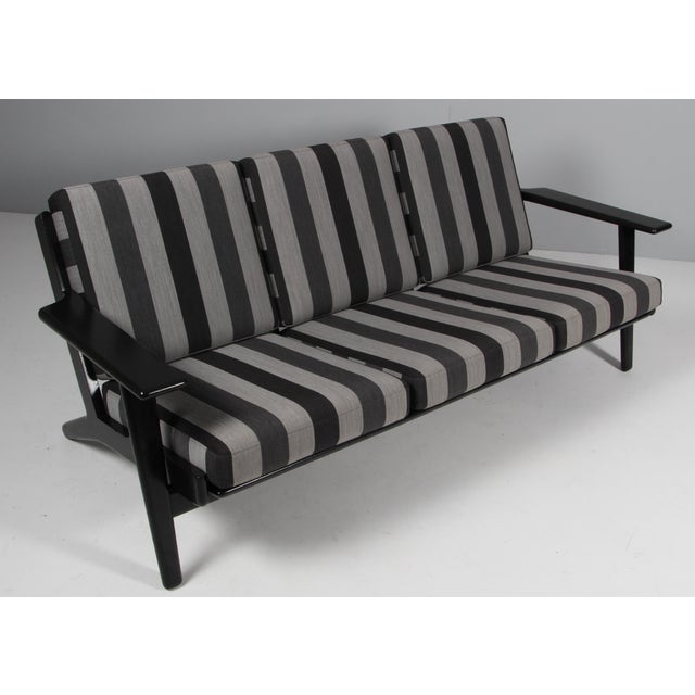 Model 290 3-Seater Sofa in Oak by Hans J. Wegner for Getama For Sale - Image 3 of 10