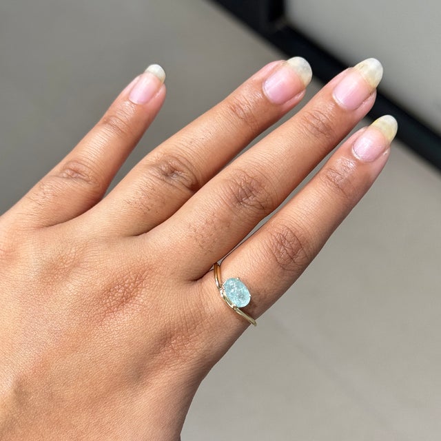 Art Deco 1.13ct Oval Paraiba Tourmaline Wavy Solitaire Ring in 18k Yellow Gold Size 5 For Sale - Image 3 of 18