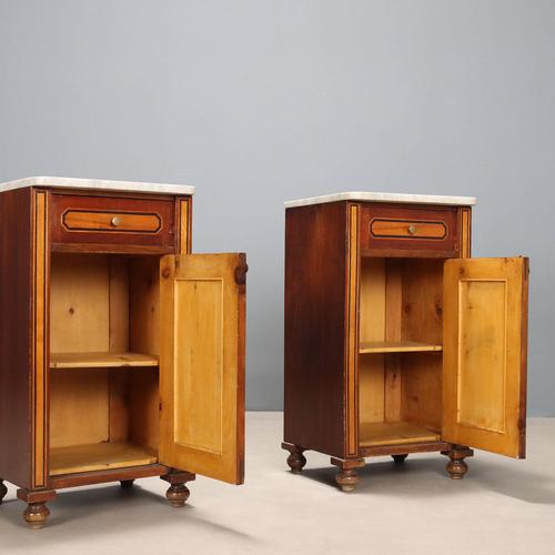 Antique Bedside Tables in Mahogany Veneer and White Marble, 20th Century, Set of 2 For Sale - Image 4 of 11