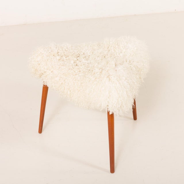 1960s Mid-Century Scandinavian Triangular Ottoman in Long Hair Sheepskin, Denmark, 1960s For Sale - Image 5 of 7