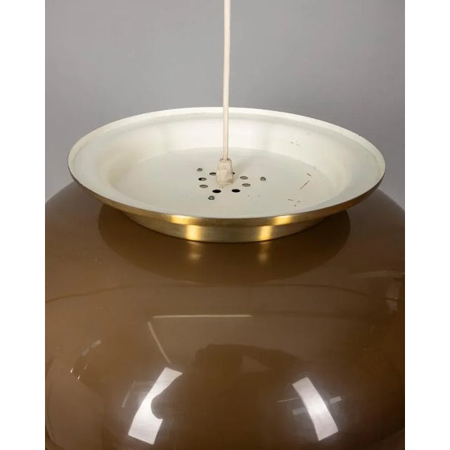 1970s Vintage Pendant Light in Brown Plastic by Luigi Massoni for Harwey Guzzini, 1970s For Sale - Image 5 of 8