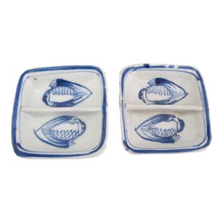 Chinese Blue and White Porcelain Divided Sushi Condiment Sauce Dish Tray Pair For Sale
