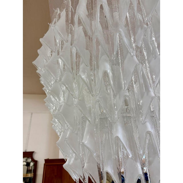 Italian Sculptural Murano Glass Chandelier in White and Clear Glass, 2000s For Sale - Image 10 of 11