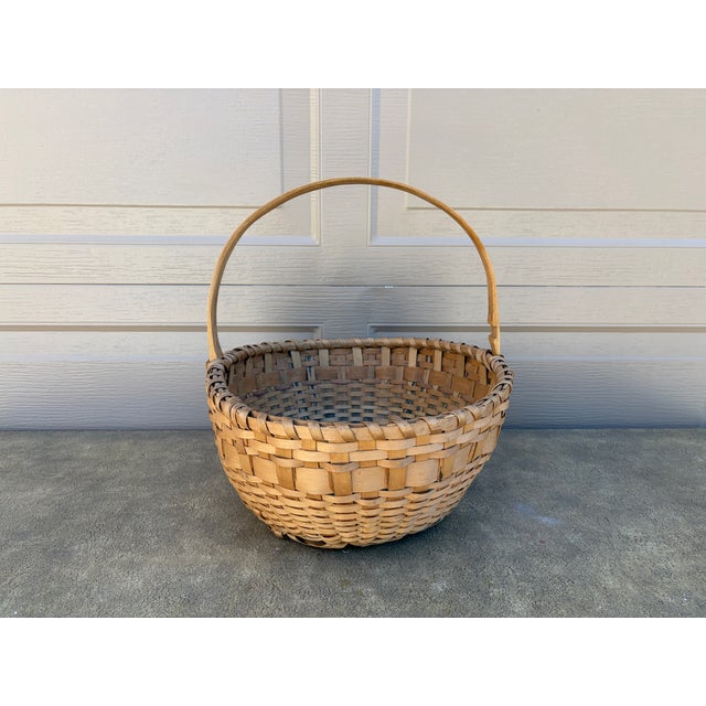 Early 20th Century Splint Oak Egg Gathering Basket With Green Woven Detail For Sale In South Bend - Image 6 of 11