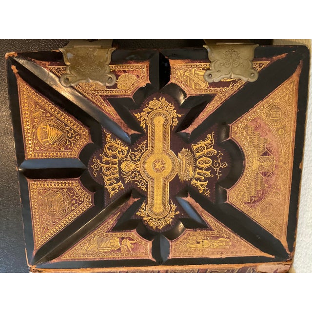 Antique Late 19thth Century Pronouncing Parallel Holy Bible With Ornate Metal Clasps For Sale - Image 12 of 18