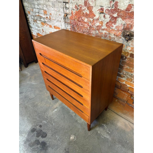 Mid-Century Modern E.W. Bach 6 Drawer Teak Dresser For Sale - Image 3 of 10