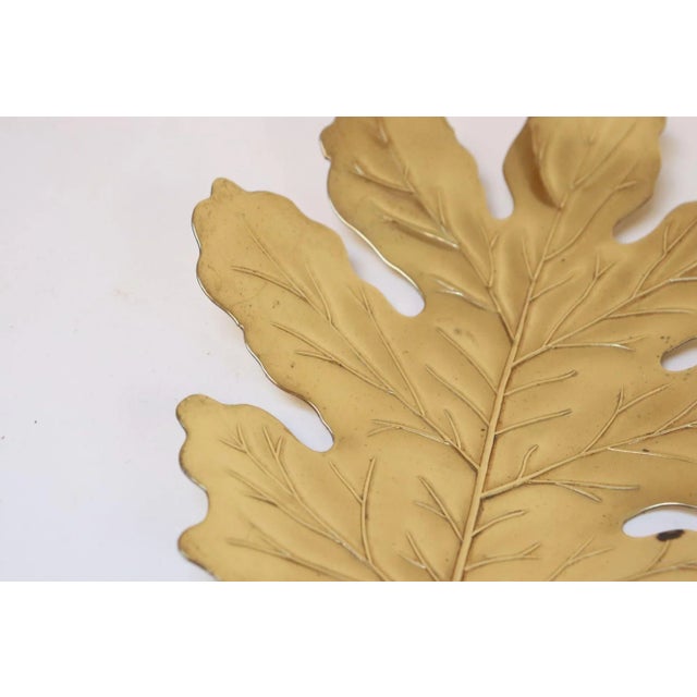 Pair of Vintage Hollywood Regency-Style Brass Leaf Catchalls / Decorative Dishes For Sale - Image 9 of 17