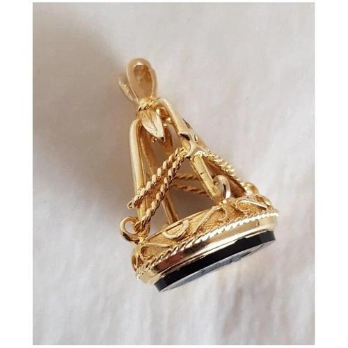 Vintage Gold and Black Onyx Novelty Seal Charm by Slade & Kempton, London, 1967 For Sale - Image 3 of 16