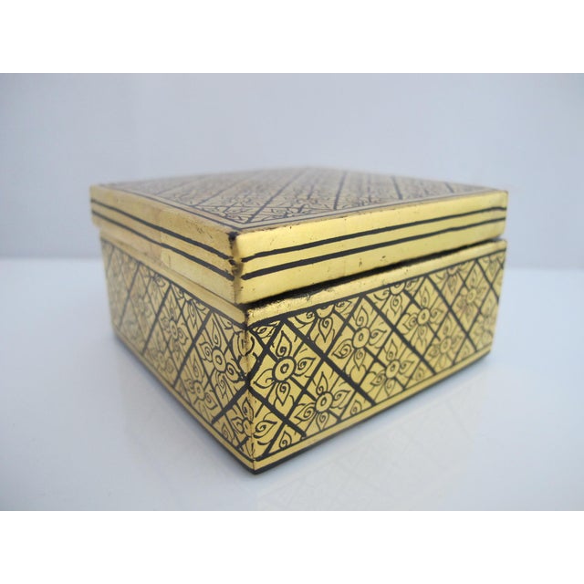 Burmese Gold Leaf & Black Lacquer Geometric Flower Pattern Trinket Box With Lid For Sale In Portland, OR - Image 6 of 9