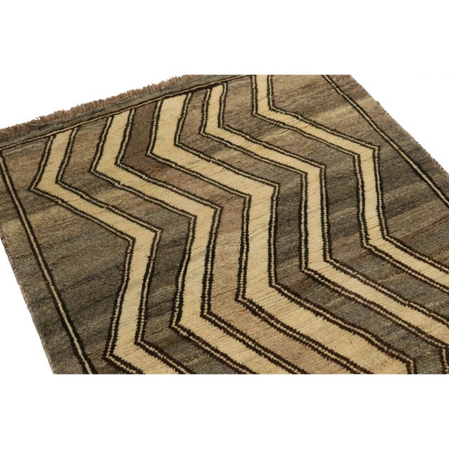 1950s 1950s Vintage Gabbeh Rug in Gray and Beige-Brown Chevron Patterns For Sale - Image 5 of 6