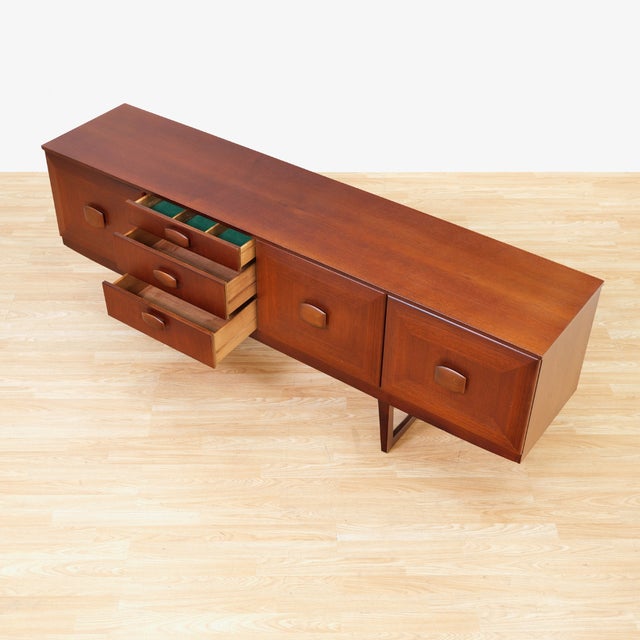 Mid Century Credenza by Beautility Furniture, 1960 For Sale - Image 9 of 10