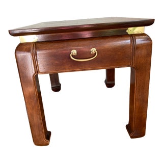 1970s Bernhardt Champaign Vintage Style End Table For Sale