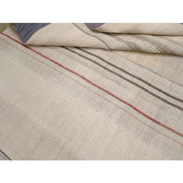 Textile Galerie Shabab Collection Mid-20th Century Handmade Turkish Flatweave Kilim Room Size Carpet For Sale - Image 7 of 7