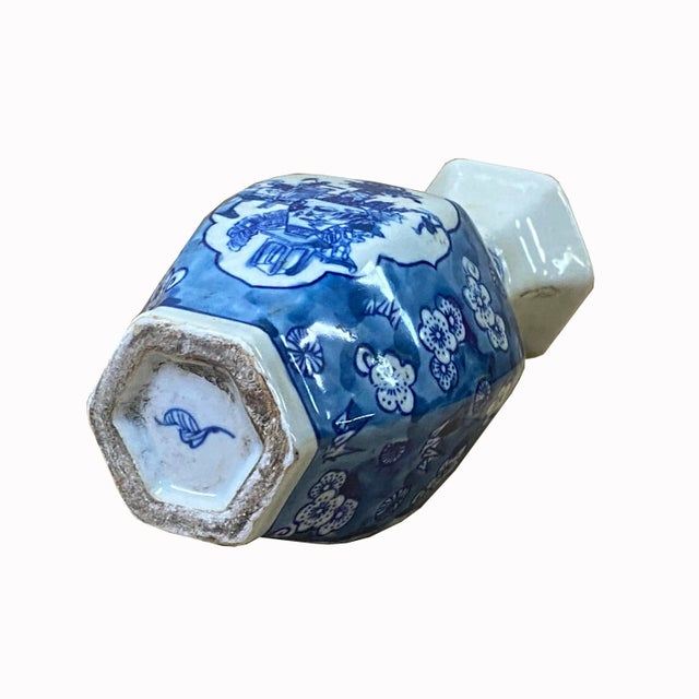 Chinese Blue White Porcelain Hexagon Flowers Graphic Small Vase - Set of 2 For Sale - Image 4 of 5