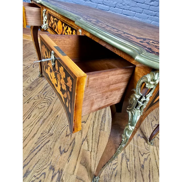 Fine 19th Century Marquetry Bureau Plat, After Edward Holmes Baldock For Sale In Los Angeles - Image 6 of 12