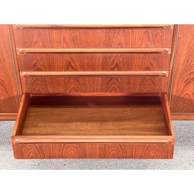 Vintage Sideboard by Tom Robertson for McIntosh, 1960s For Sale - Image 15 of 18