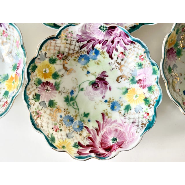 English Early 20th Century European Hand-Painted Chrysanthemum Motif Porcelain Serving Bowl With 5 Dessert Bowls For Sale - Image 3 of 7