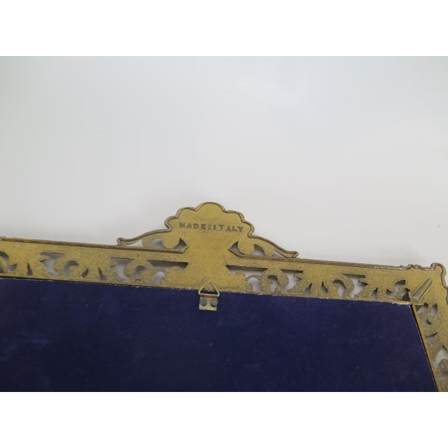 1950s Heavy Italian Brass Filigree Hollywood Regency Domed Glass Picture Frame For Sale - Image 5 of 7