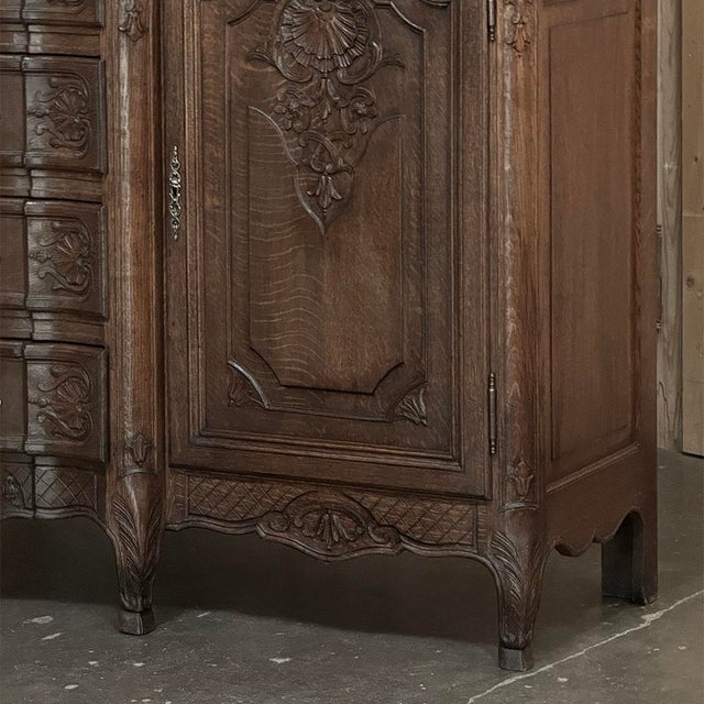 Antique Liegeois Regence Style Two-Tiered Oak Display Buffet With Clock For Sale - Image 11 of 18