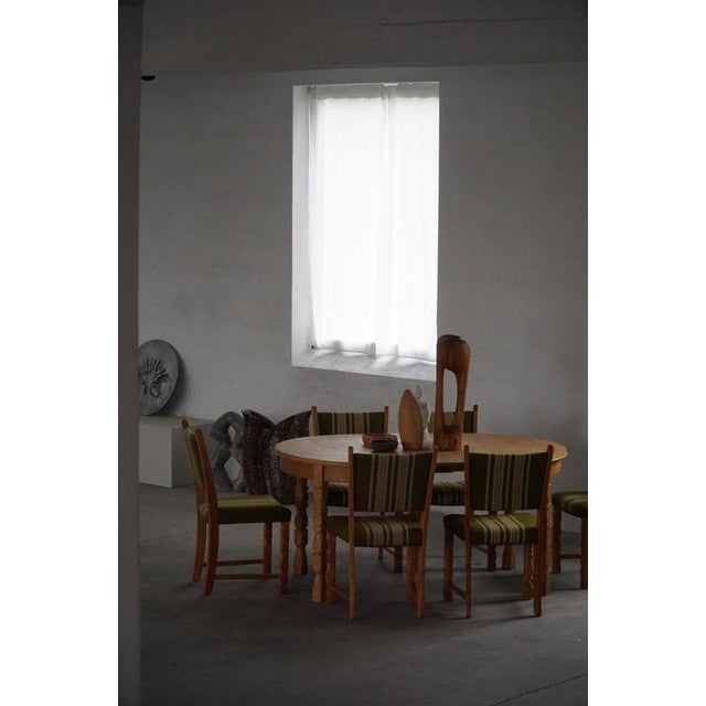 Danish Modern Round Dining Table in Oak with Extension by Henning Kjærnulf, 1960s For Sale - Image 14 of 18