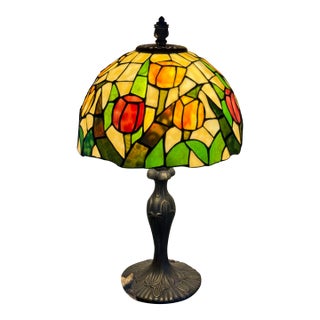 Vintage Tiffany Style Large Stained Glass Tulip Accent Lamp Antique Bronze Finisg Base 22"h For Sale
