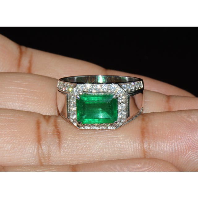 Certified Natural 2.91cts vs F Diamond Emerald 18k Solid Gold Mens Womens Band Ring, Size 8 For Sale - Image 10 of 16