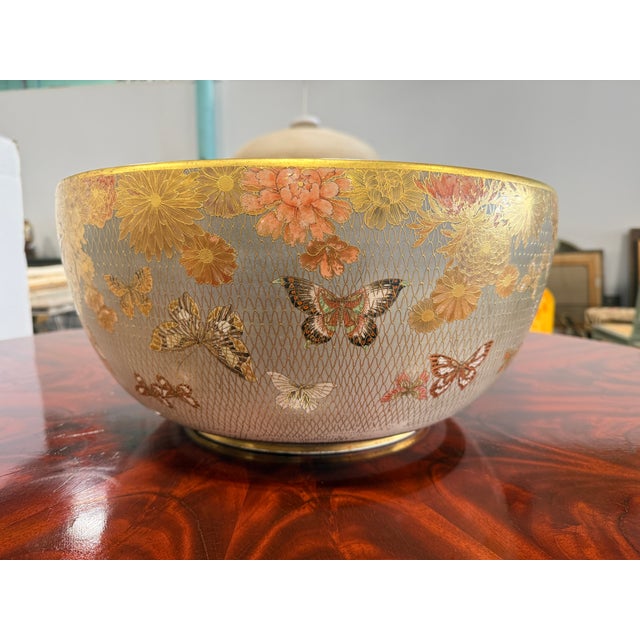 Museum Quality Japanese Gilt-Decorated Porcelain Bowl With Butterflies, Kyoto For Sale - Image 12 of 18