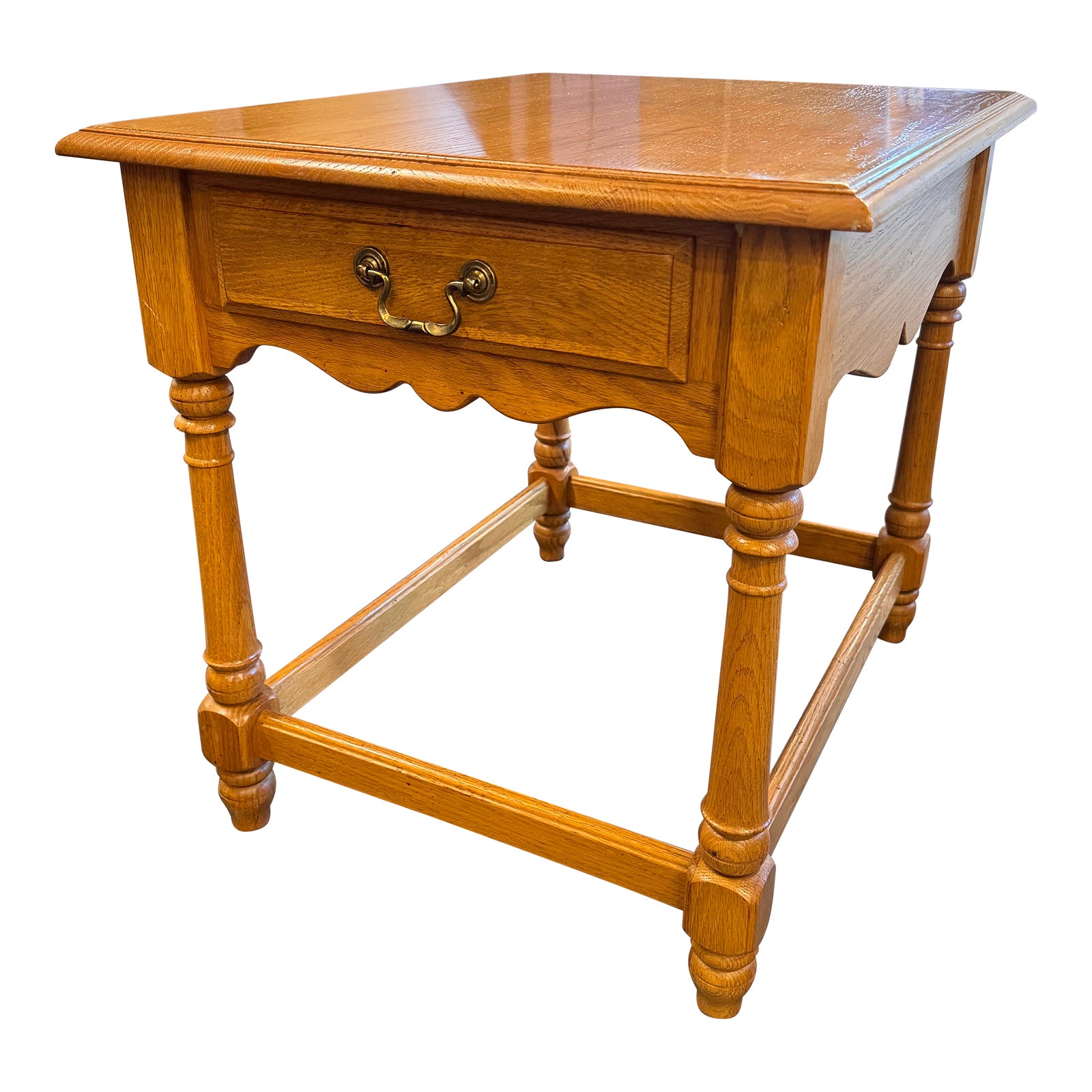 Ethan Allen Canterbury Traditional Oak Side or Accent Table Single